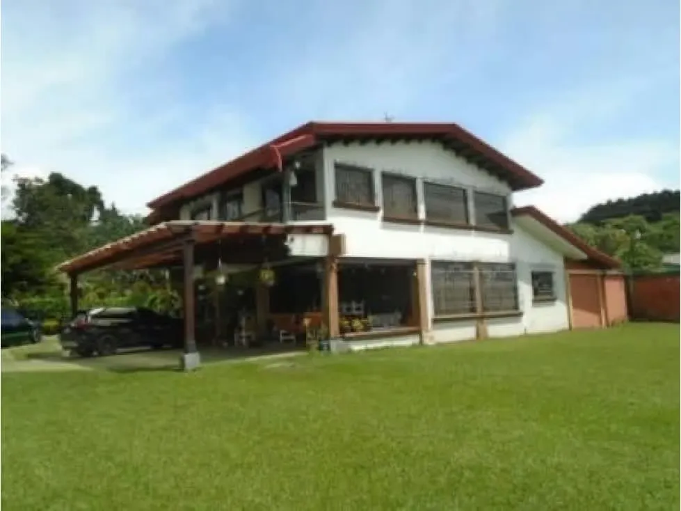 VENTA DE HERMOSA PROPIEDAD, SAN RAFAEL DE HEREDIA 40204 (IH)