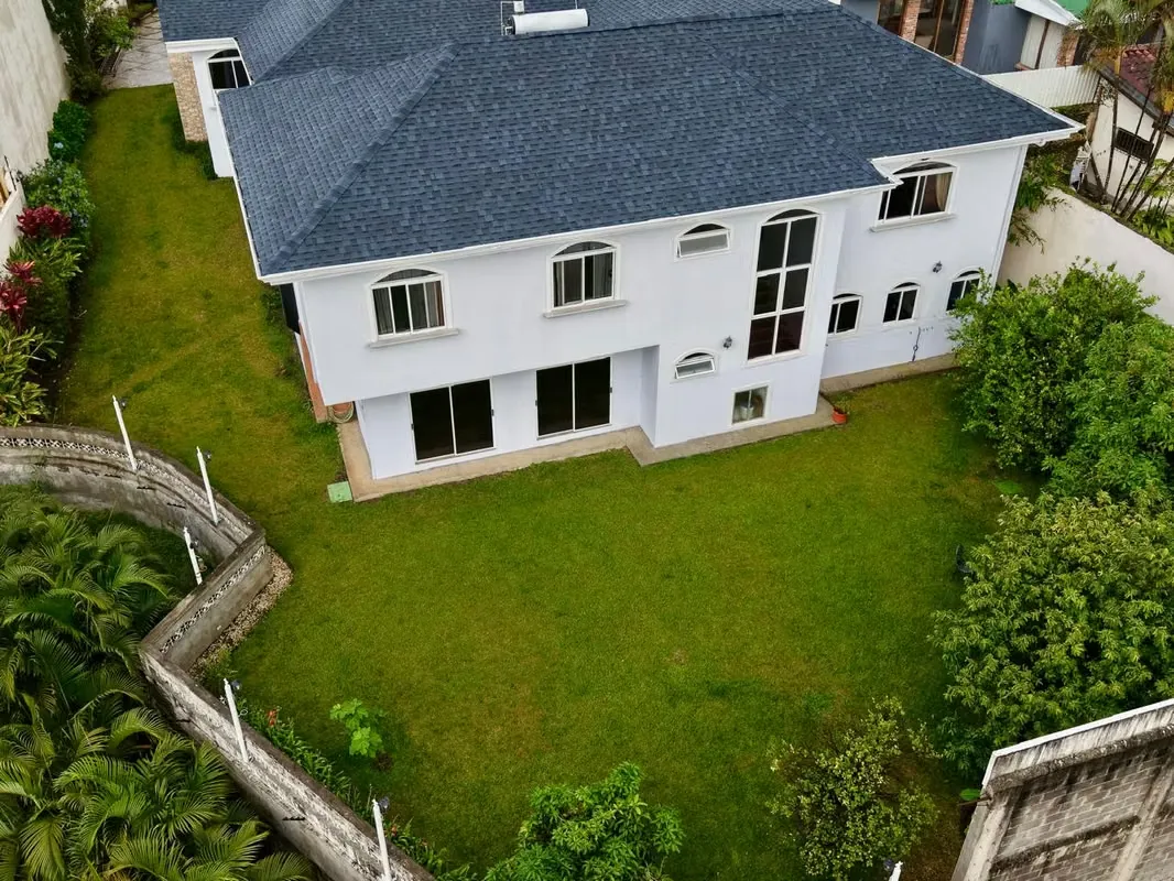 Se vende: Escazú, privacidad y elegancia en una sola planta en Los Laureles