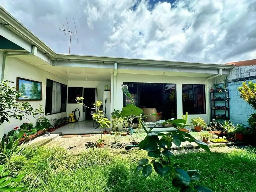 House for sale in Zapote San José (El Trébol Urbanization)