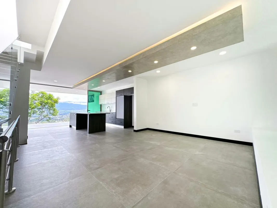 Modern House for Rent with Spectacular Views in Escazú