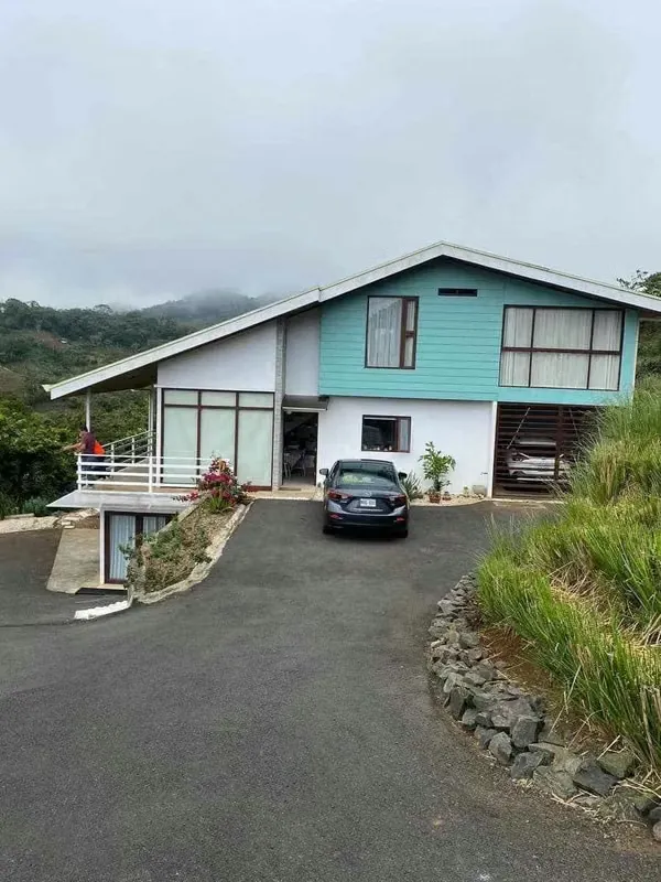Casa tipo chalet en San Ramón con vistas a las montañas