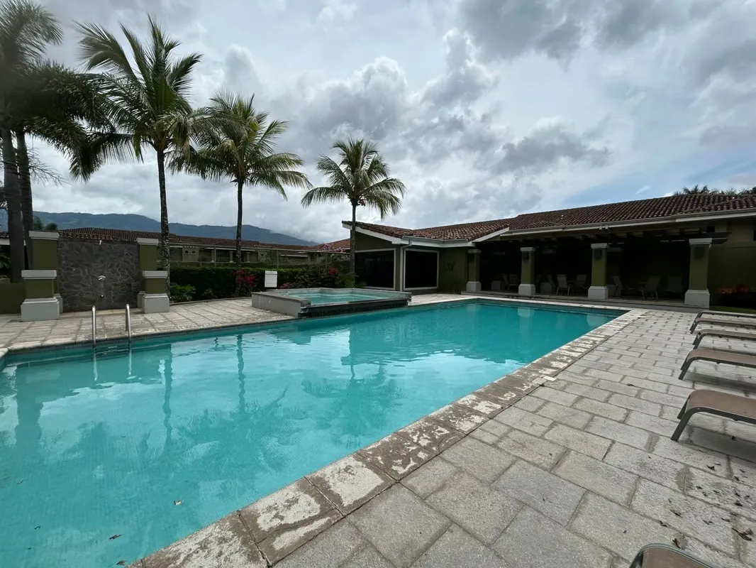 Casa en alquiler y venta Condominio – Pozos de Santa Ana Tipo: Townhouse