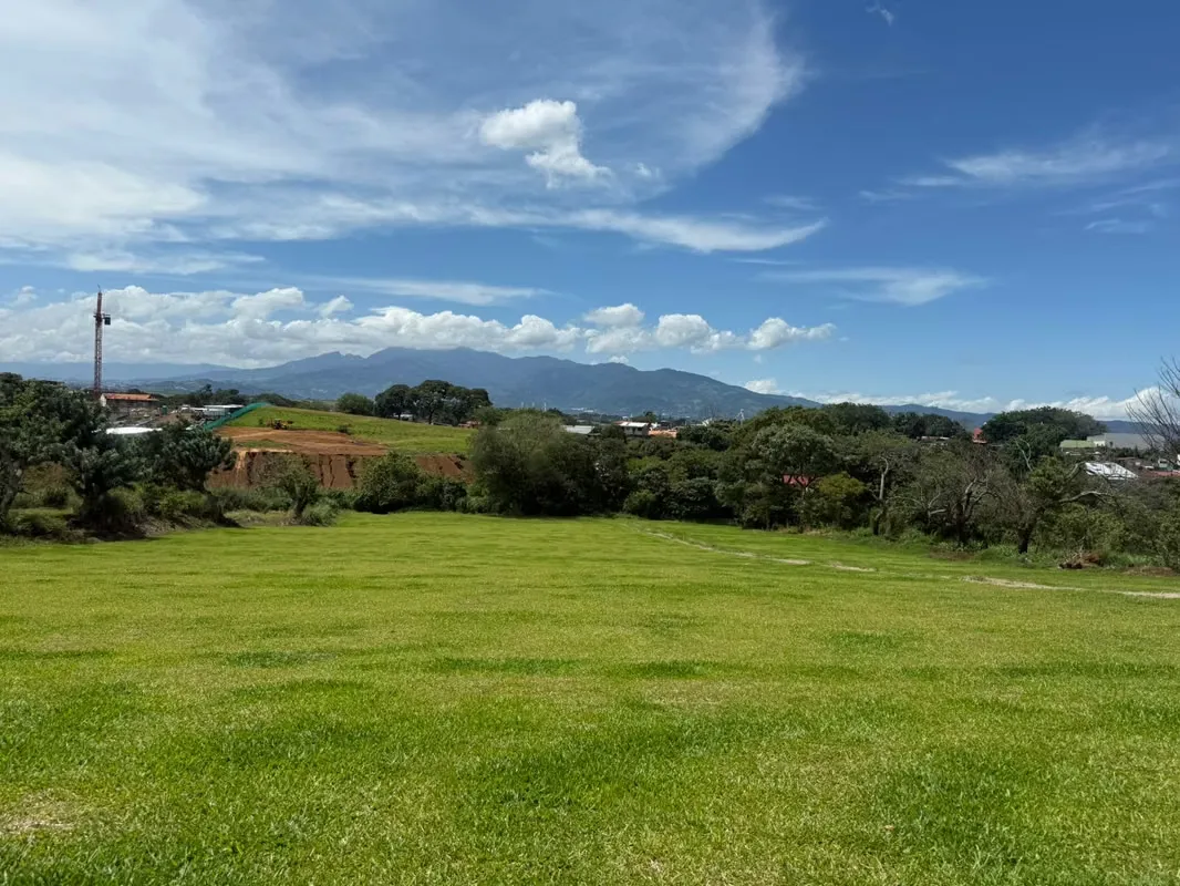 EN VENTA – TERRENO  MEDIA DENSIDAD  – BARRIO SAN JOSE DE  ALAJUELA