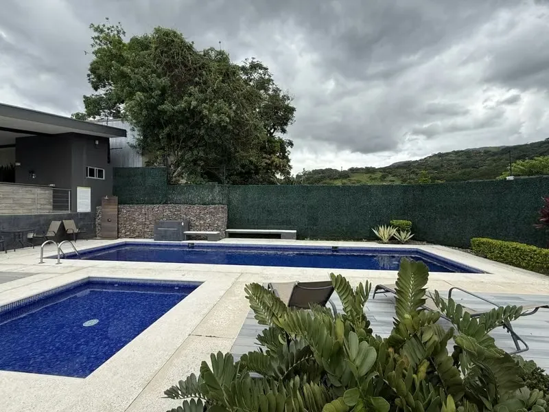 Se Vende Terreno en Santa Ana 194m2 en Condominio ID# 24442