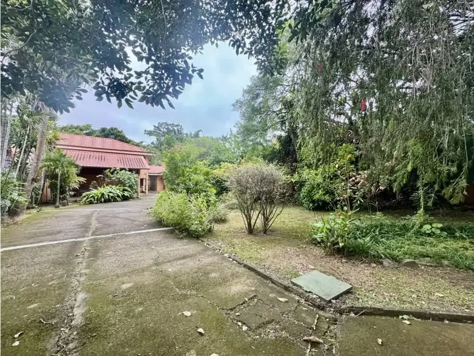 Venta  2 casas en Escazú, San Rafael - Para inversion