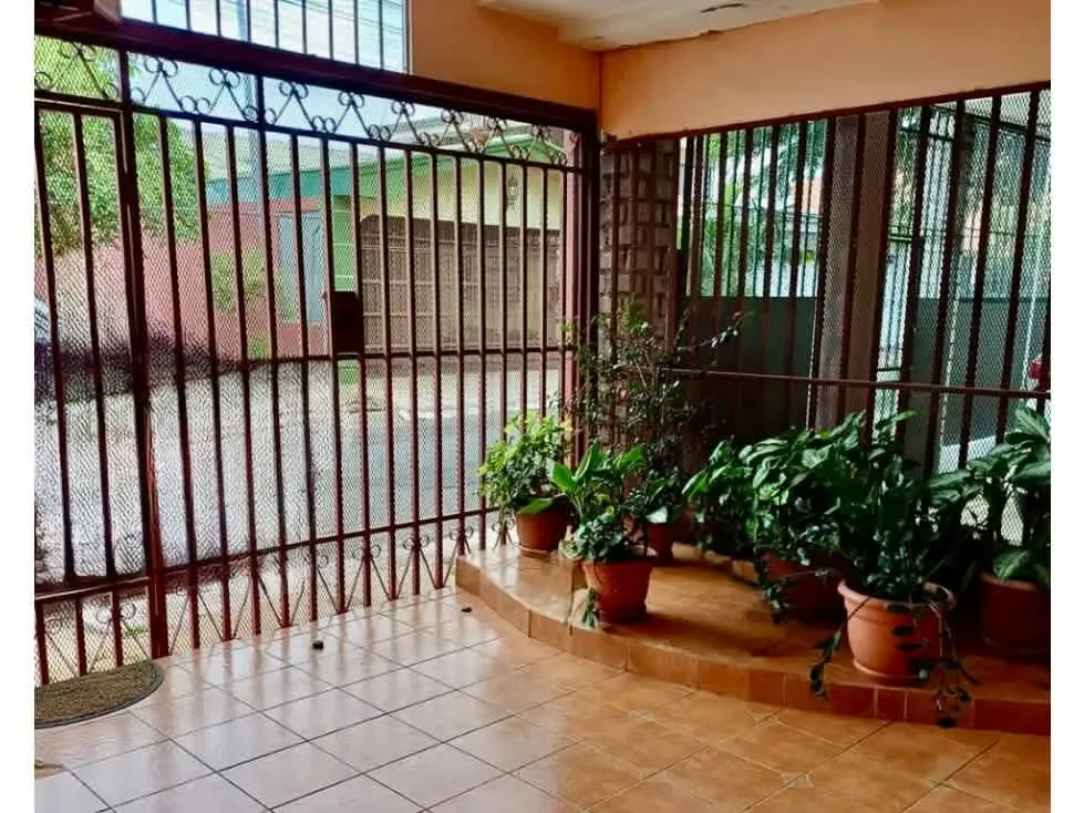 Venta de casa en Alajuela, Desamparados, Residencial La Giralda