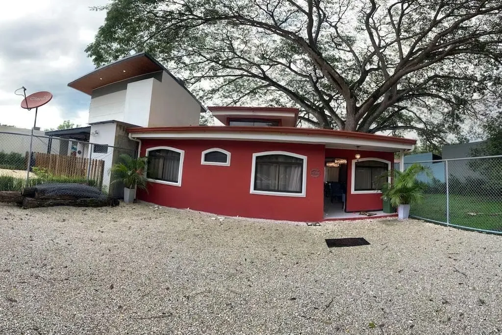 En Venta Casa Roja  en el Área  de Hacienda Pinilla. Nuevo Precio.