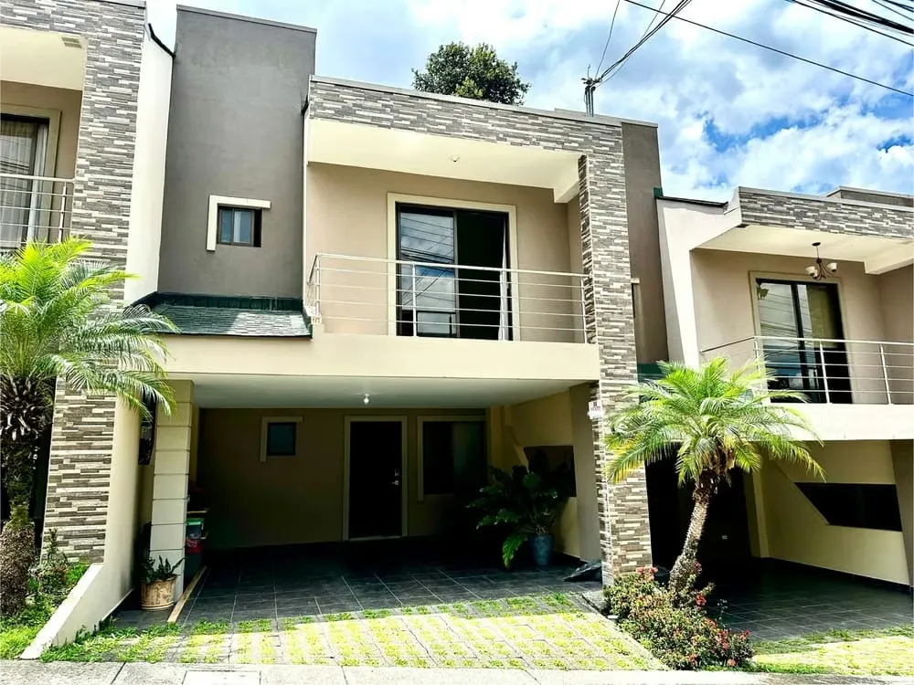 SALE OF HOUSE IN CONDO, BRAZIL DE MORA