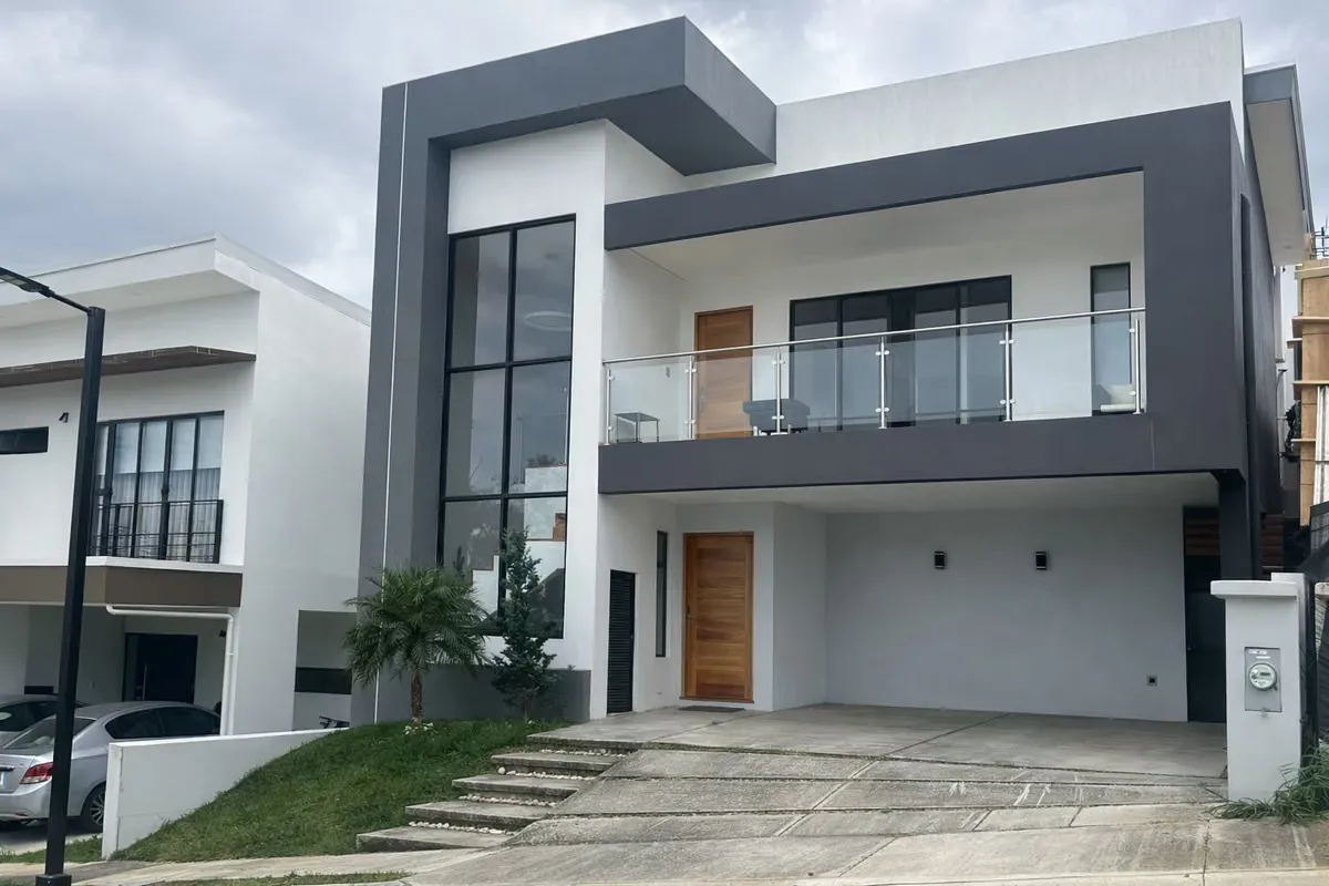 Luxury Home for Sale in Bello Horizonte, Escazú