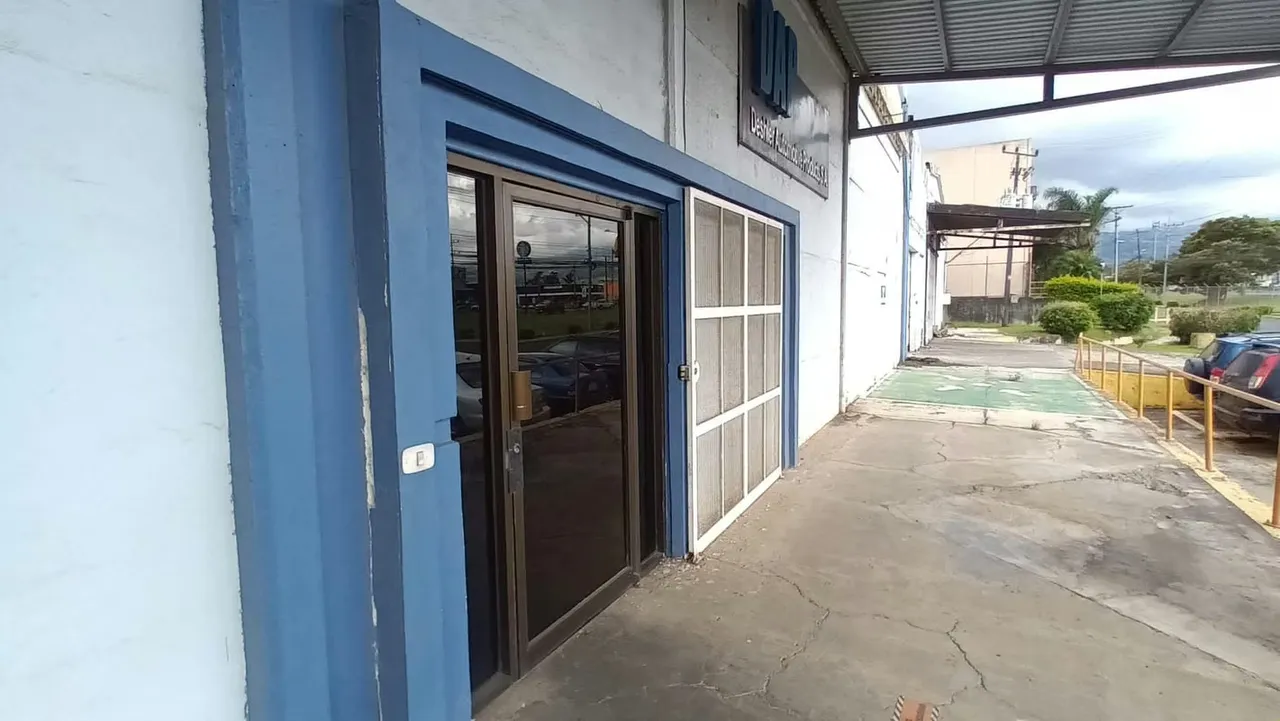Venta de Bodega Nave Industrial  con 3446 m2 en Guadalupe Cartago