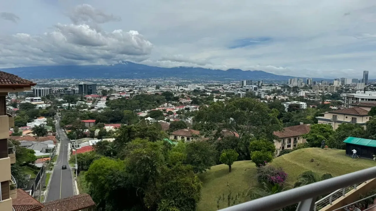 Escazú, espectaculares vistas, excelente ubicación, lindas áreas sociales