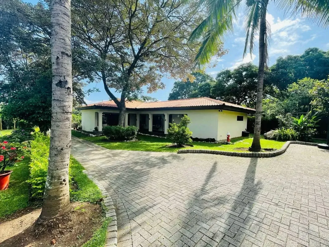 Located in one of the most prestigious areas of Santa Ana, this exceptional property offers privacy, elegance, and top-tier amenities. It consists of two ...
