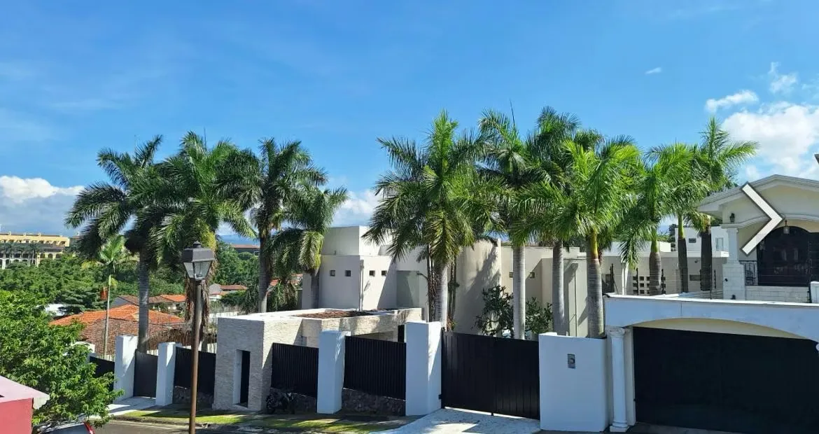 Casa de Lujo en Venta -  Financiamiento preferencial! en Belén ID5868