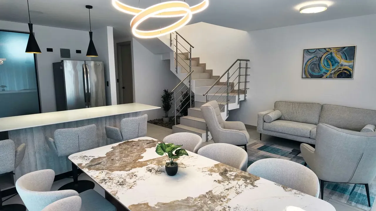 Apartamento de lujo de 223 m² en Piedades de Santa Ana – Precio de oportunidad