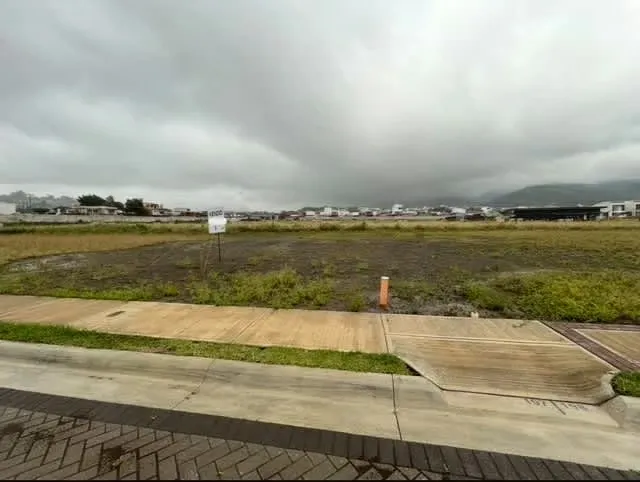 id 40923 Lote en Condominio Nuevo, Lomas de Ayarco, Curridabat