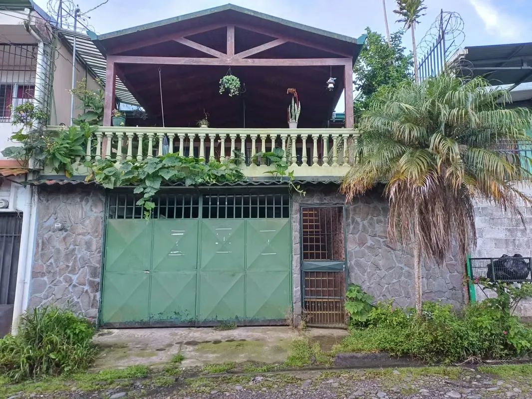 MA Asesoría vende Casa en 2 niveles, ubicada en Granadilla de Curridabat, San José