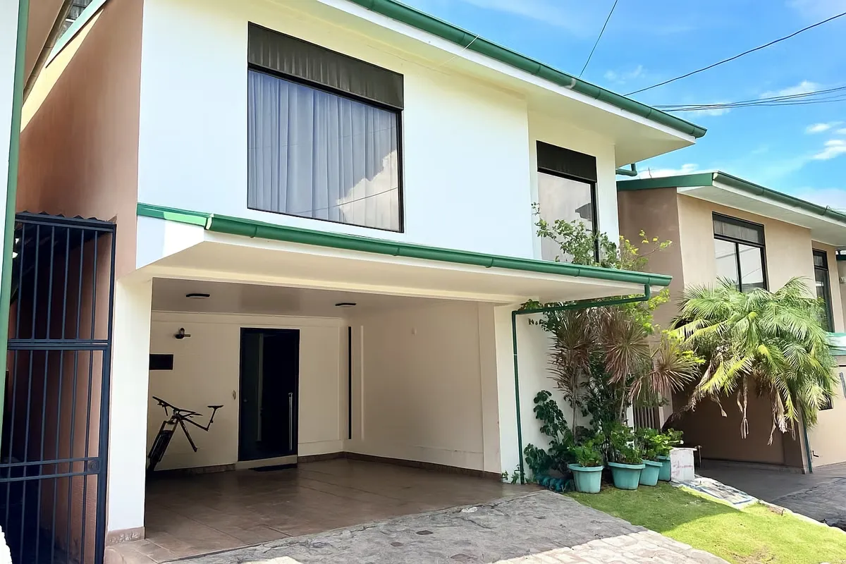 Opportunity. House for sale in Condominium, Guachipelín Sur, Escazú (FAU)