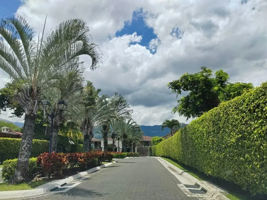 ESPECTACULAR APARTAMENTO EN VENTA, COND VIA NOVA, SANTA ANA