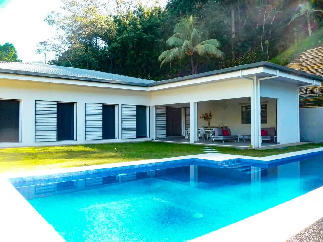 House for sale with swimming pool in Jacó, Puntarenas (RQ)