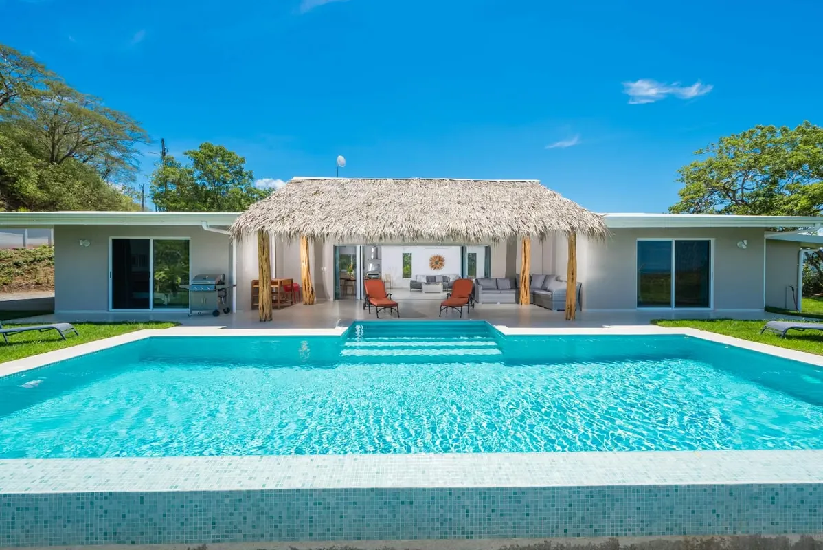 Exclusividad frente al Pacífico – Villa de 5 habitaciones en Corona del Cabo