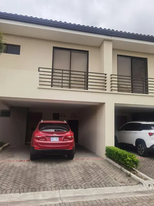 Venta de casa en Condominio Parques del Sol, Brasil de Santa Ana