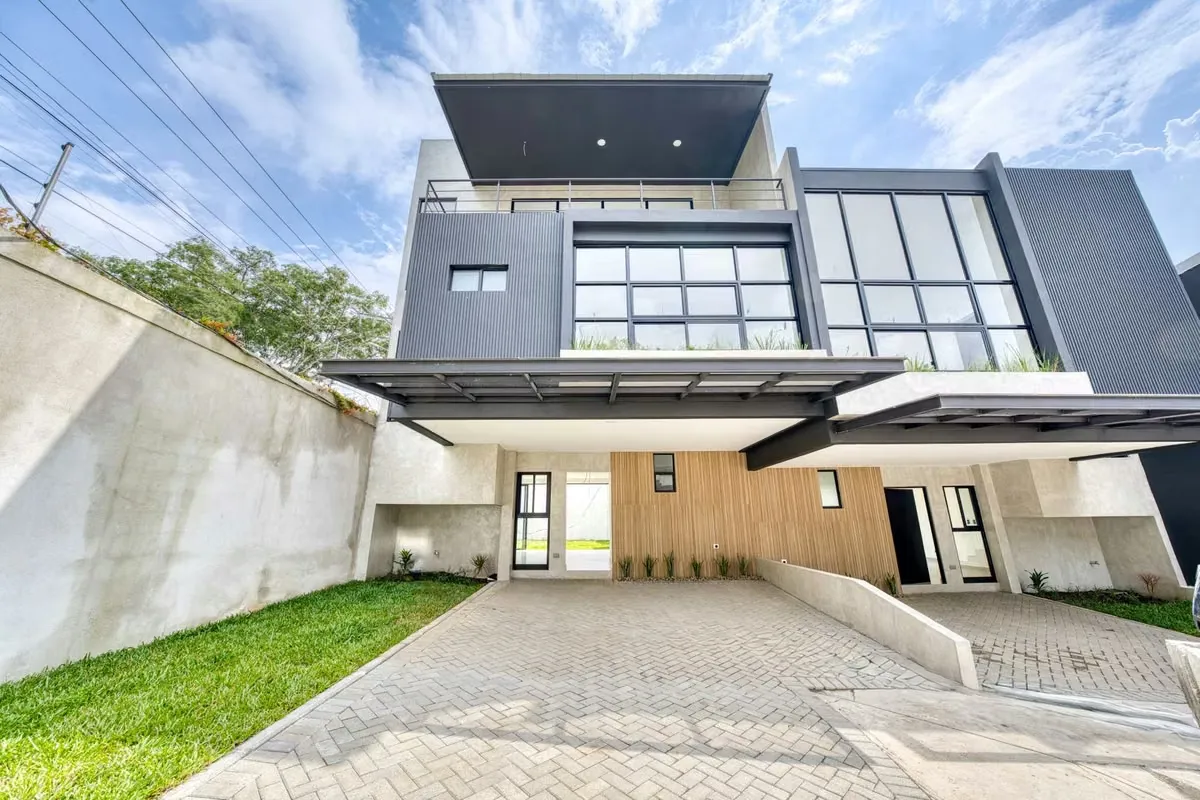 Casa para Estrenar en Condominio Naia en Guachipelín de Escazú 3 Habitaciones y Estudio noj1207jb