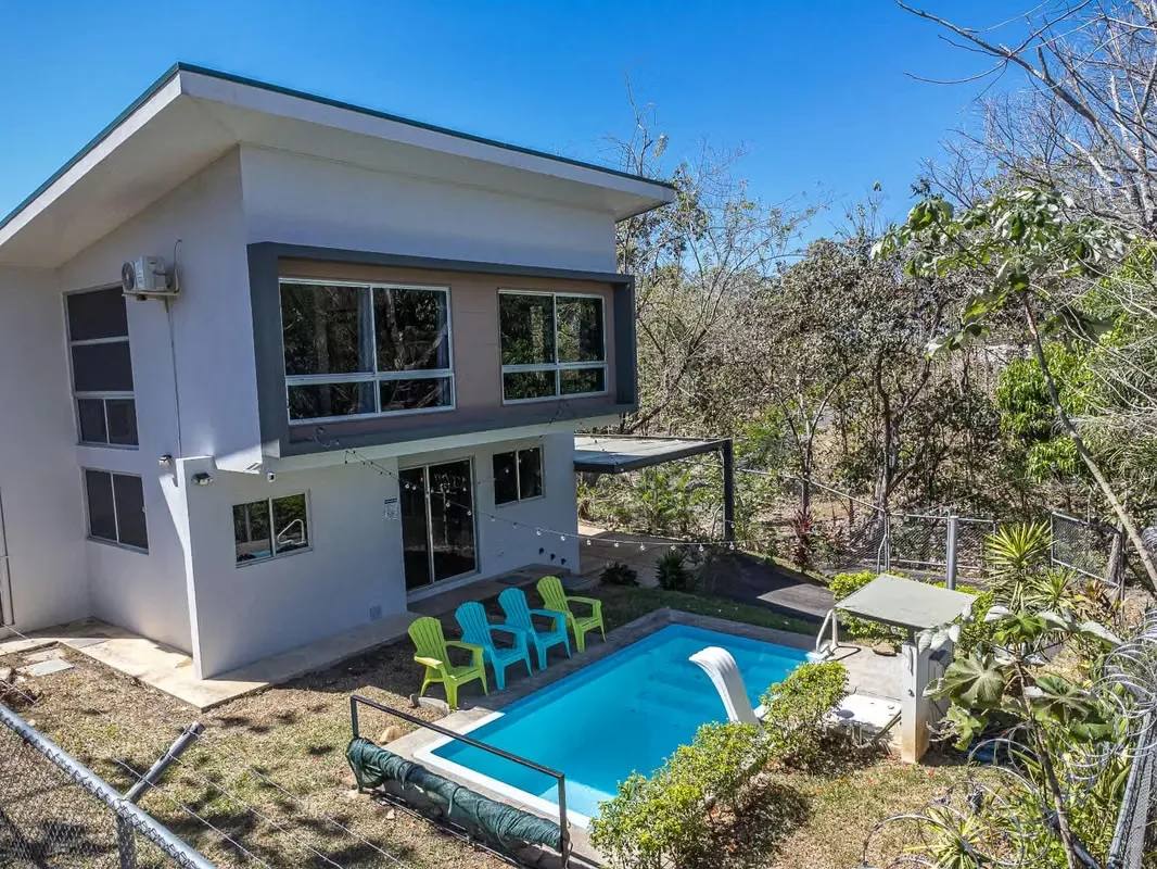 In the beautiful lands of Orotina, just 5 minutes from Route 27 and Route 34 (Costanera) and 45 minutes from the ...