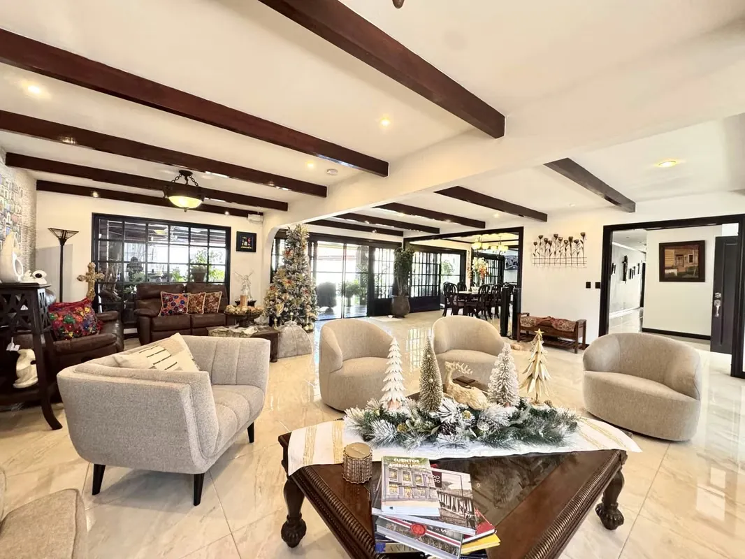 CASA INDEPENDIENTE UNA PLANTA EN VENTA EN ESCAZU BELLO HORIZONTE