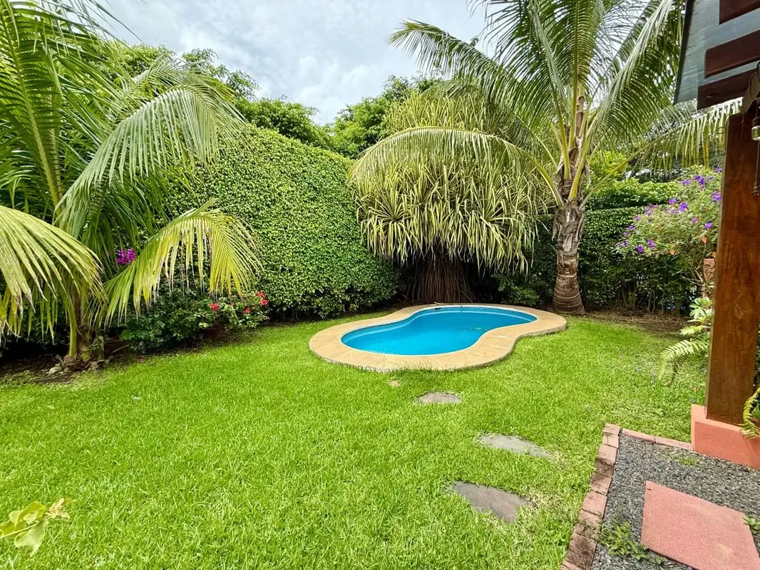 Beautiful one-level home located in an exclusive gated community in Río Oro, Santa Ana. Spacious areas, excellent ...