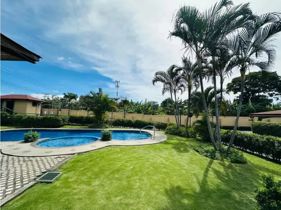Venta de casa en Condomonio en Belén Heredia