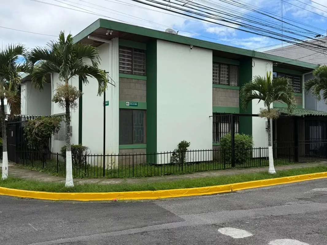 EN VENTA – EDIFICIO DE APARTAMENTOS – SABANA OESTE