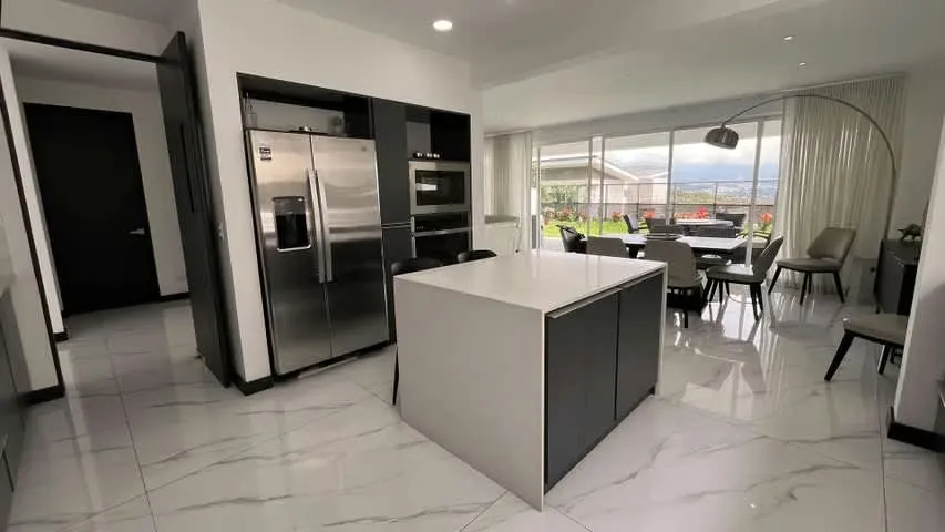 Venta de casa en Guachipelín Escazú