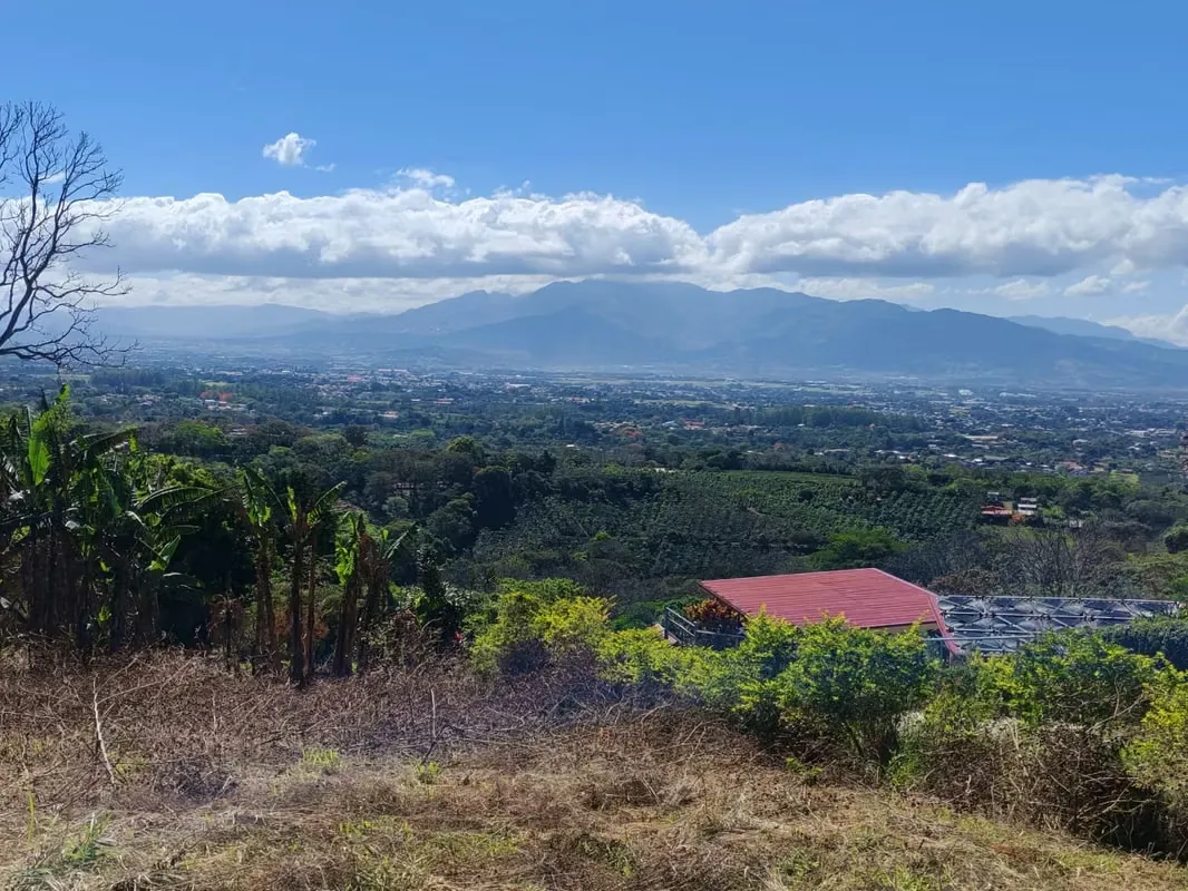 "RESIDENTIAL AND COMMERCIAL LOT FOR SALE IN SAN PEDRO DE POÁS, ALAJUELA WITH PANORAMIC VIEWS"