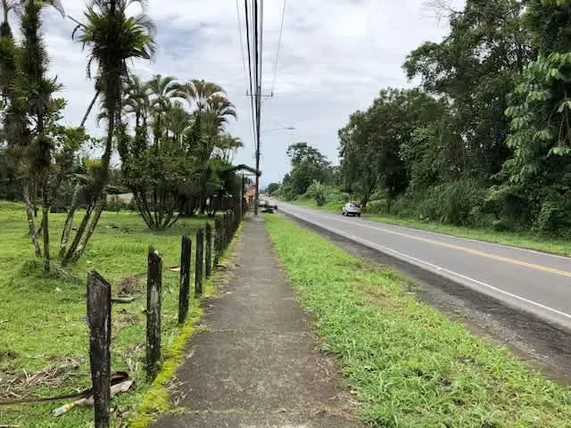Se vende un terreno en zona mixto en Guapiles de Limon