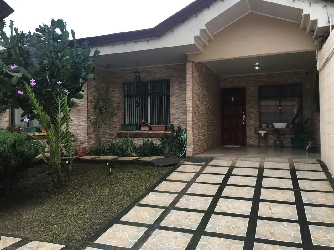 id 41321 Venta de casa en Curridabat