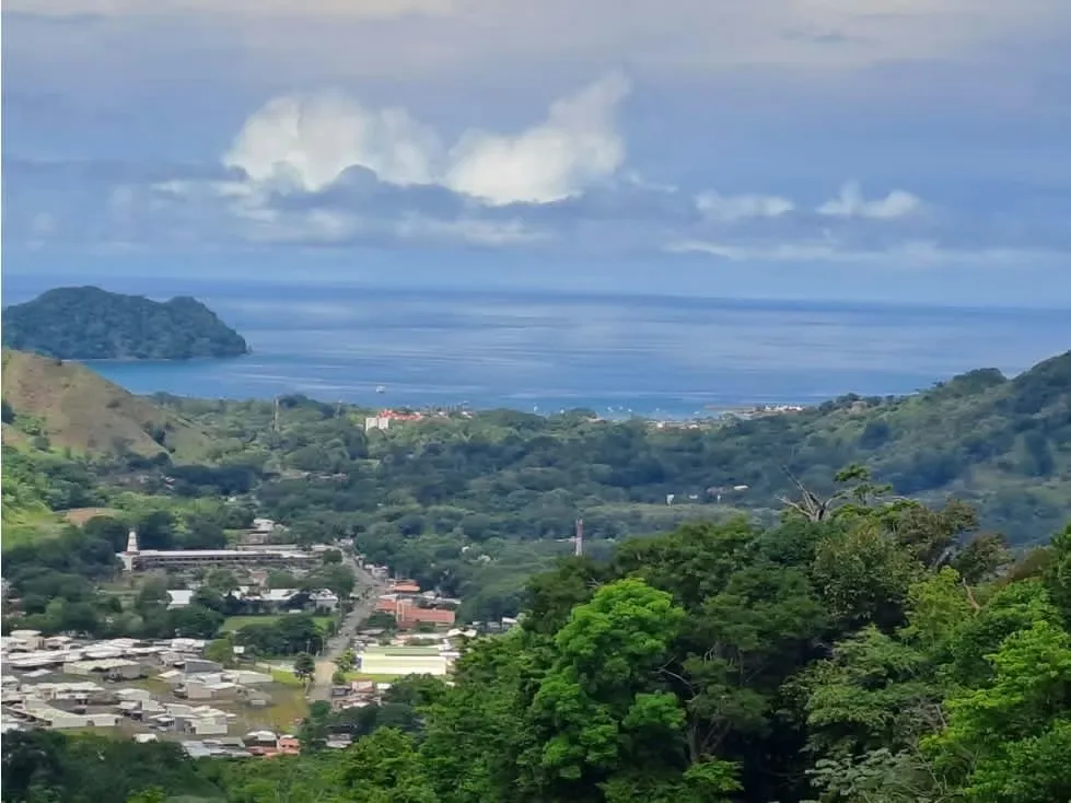 VENTA DE HERMOSA PROPIEDAD CON VISTA AL MAR, HERRADURA 4037 (GC)