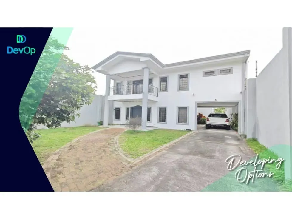 Venta casa 4 habitaciones con piscina, Santo Domingo de Heredia