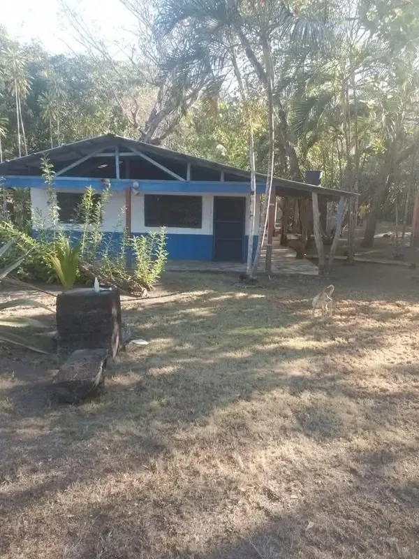 SE VENDE PROPIEDAD GUACALILLO , PUNTARENAS