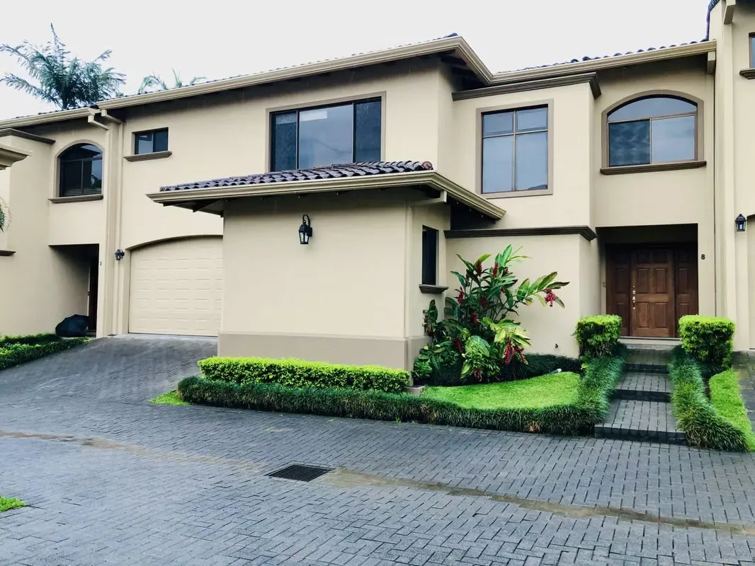 Spacious House for Sale in Jaboncillos de Escazú | 4 Bedrooms