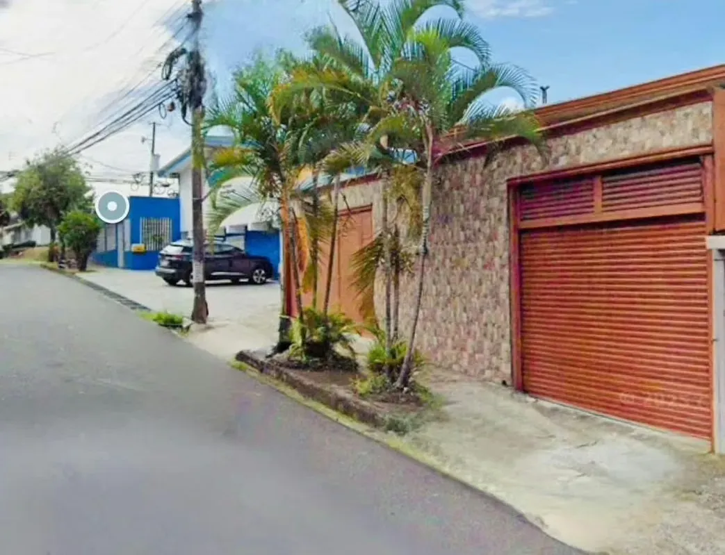 Venta de Propiedad con 2 Casas Independientes -|Uso Suelo Mixto | Ideal Vivienda o Inversión