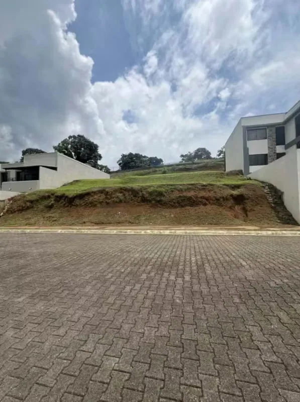 SE VENDE-Lote en Condominio Prado Real, Tacares, Grecia, Alajuela-TMH