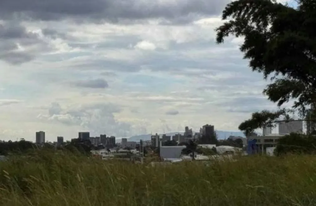 Se vende extenso lote en San Pedro listo para desarrollo