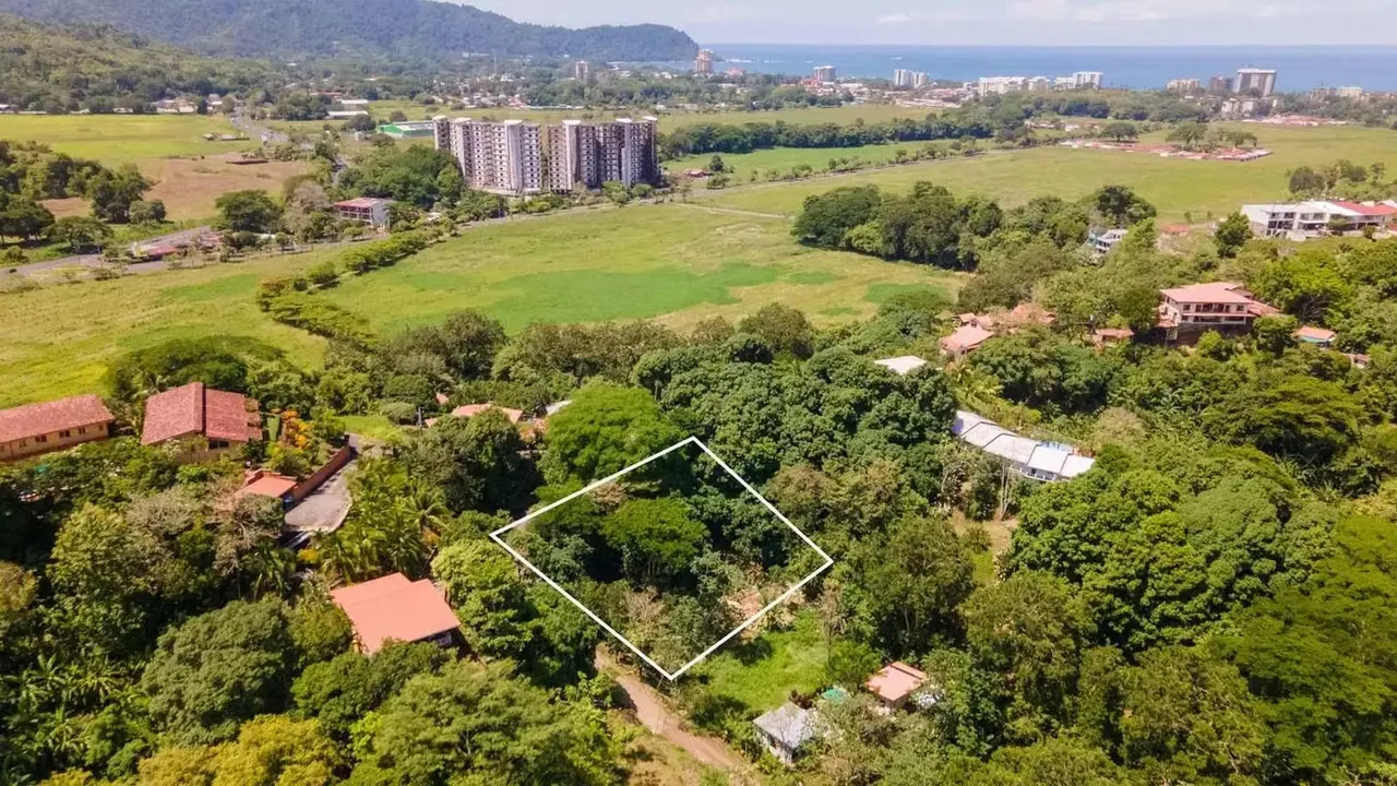 Lote en Playa Jacó listo para construir