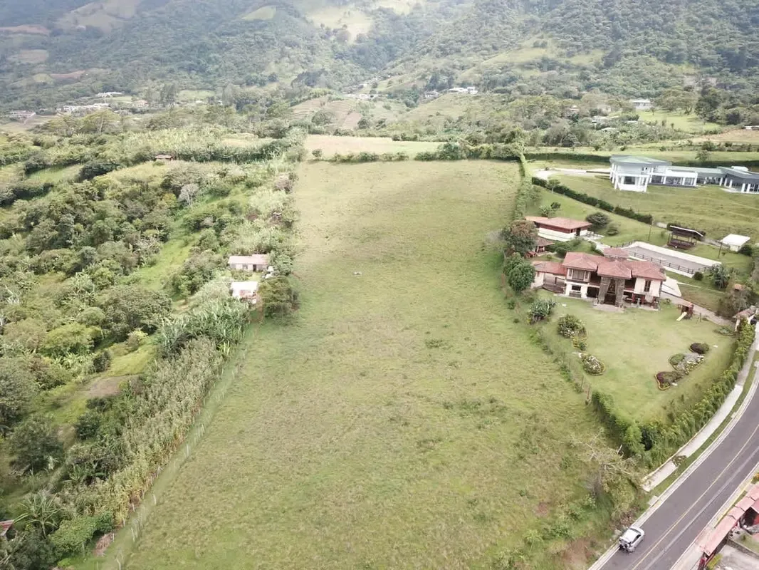 Venta de lote de 20.893 m2 en San Antonio Escazú