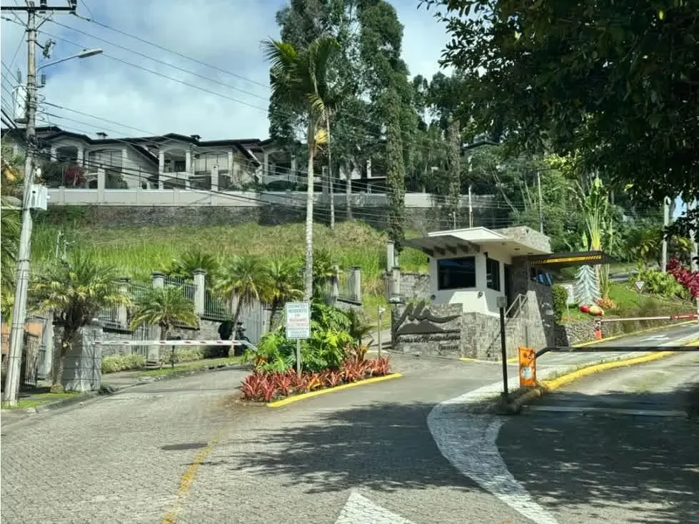 Este impresionante lote para vender se encuentra ubicado en una de las zonas más privilegiadas de Costa Rica, ...