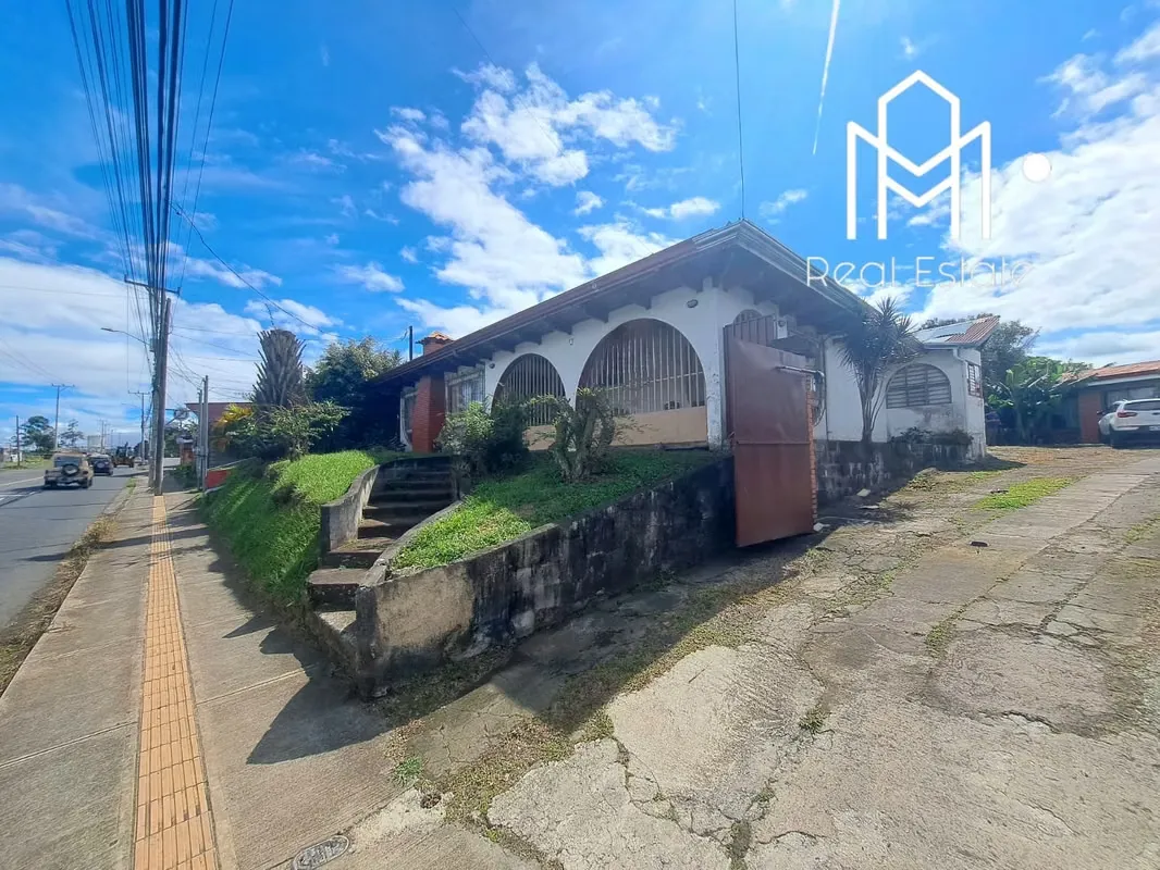 Terreno Comercial de Alto Valor en Santo Domingo, Heredia.