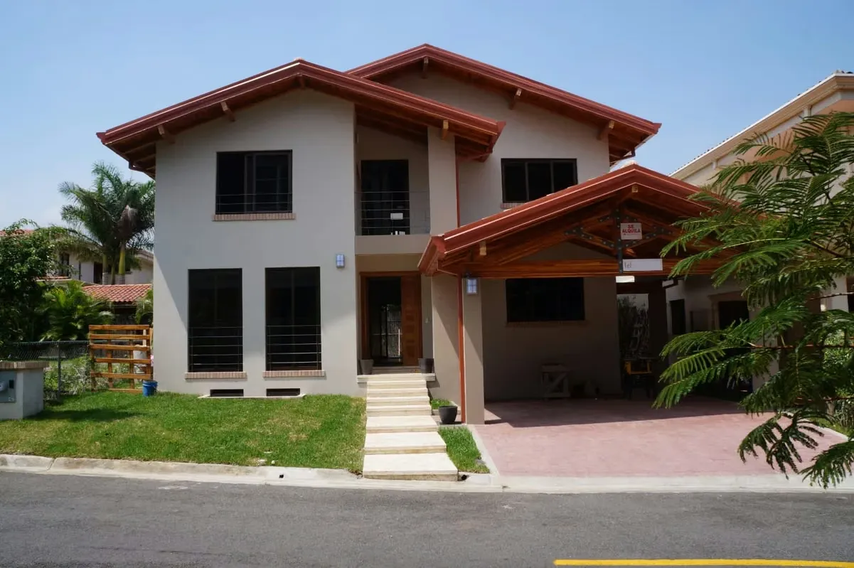 TWO-STORY HOUSE FOR RENT IN PUERTA DE HIERRO GATED COMMUNITY, SANTA ANA*