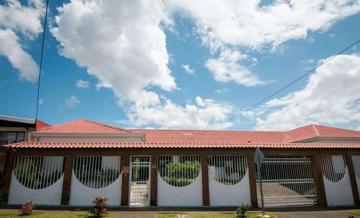 id # 41568 Venta de casa Independiente, Sabanilla.