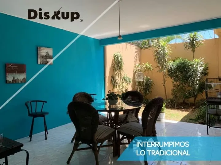 House for sale with 3 bedrooms + maid's quarters. With patio. Ayarco, Curridabat