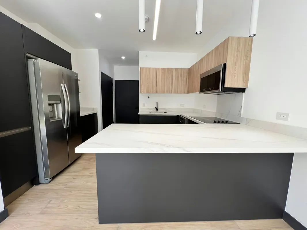 Apartamento en alquiler en el Condominio Aviva, Santa Ana